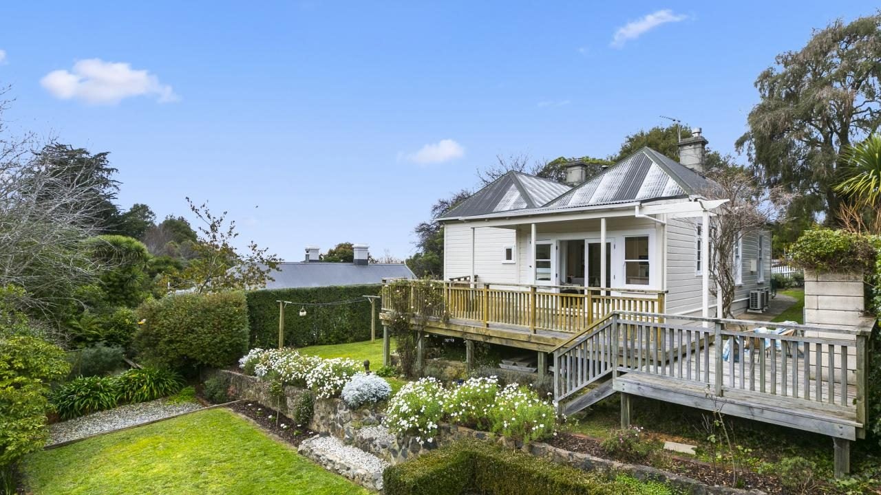 11 Alison Crescent, Belleknowes, Dunedin - Carousel 13