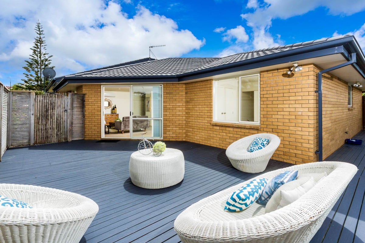 12 Buncrana Place, Pinehill, Auckland - Carousel 2