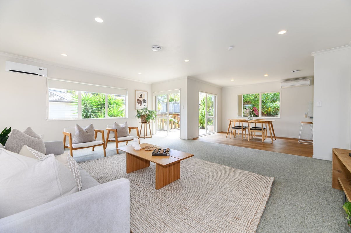 13A Wharf Road, Te Atatu Peninsula, Auckland - Carousel 2