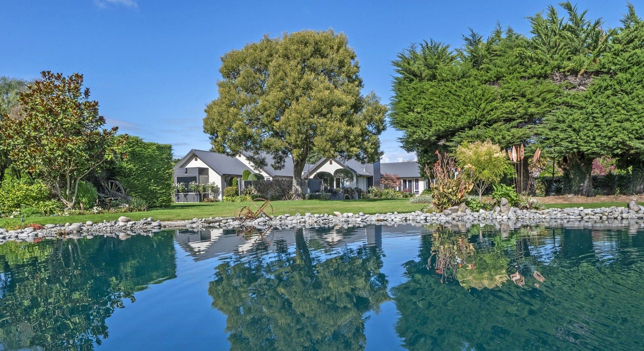 194 Davidsons Road, Christchurch - Carousel 1