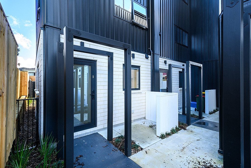 11/59 Neil Avenue, Te Atatu Peninsula, Auckland - Carousel 11
