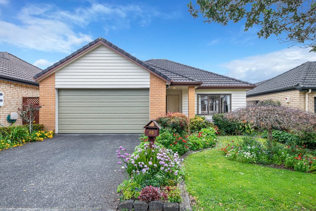 30 Espalier Drive, Henderson, Auckland - Carousel 1