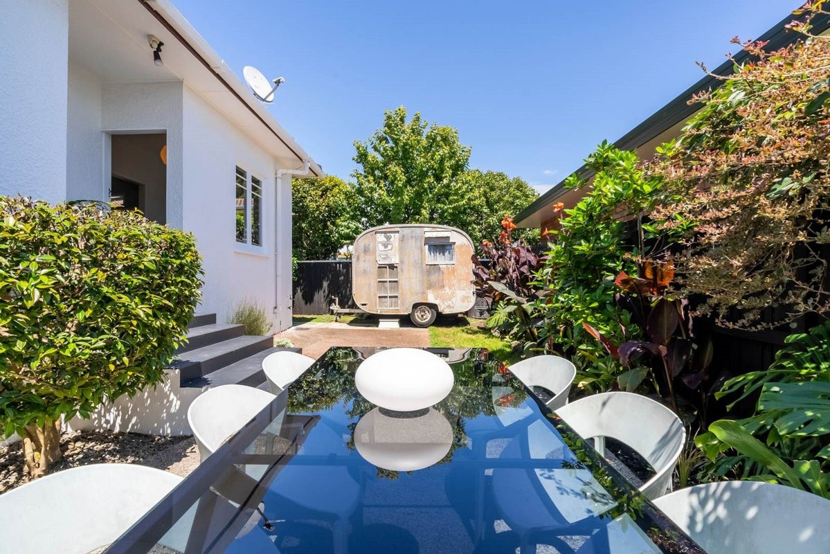 1/115 Shakespeare Rd, Milford, North Shore City - Carousel 33