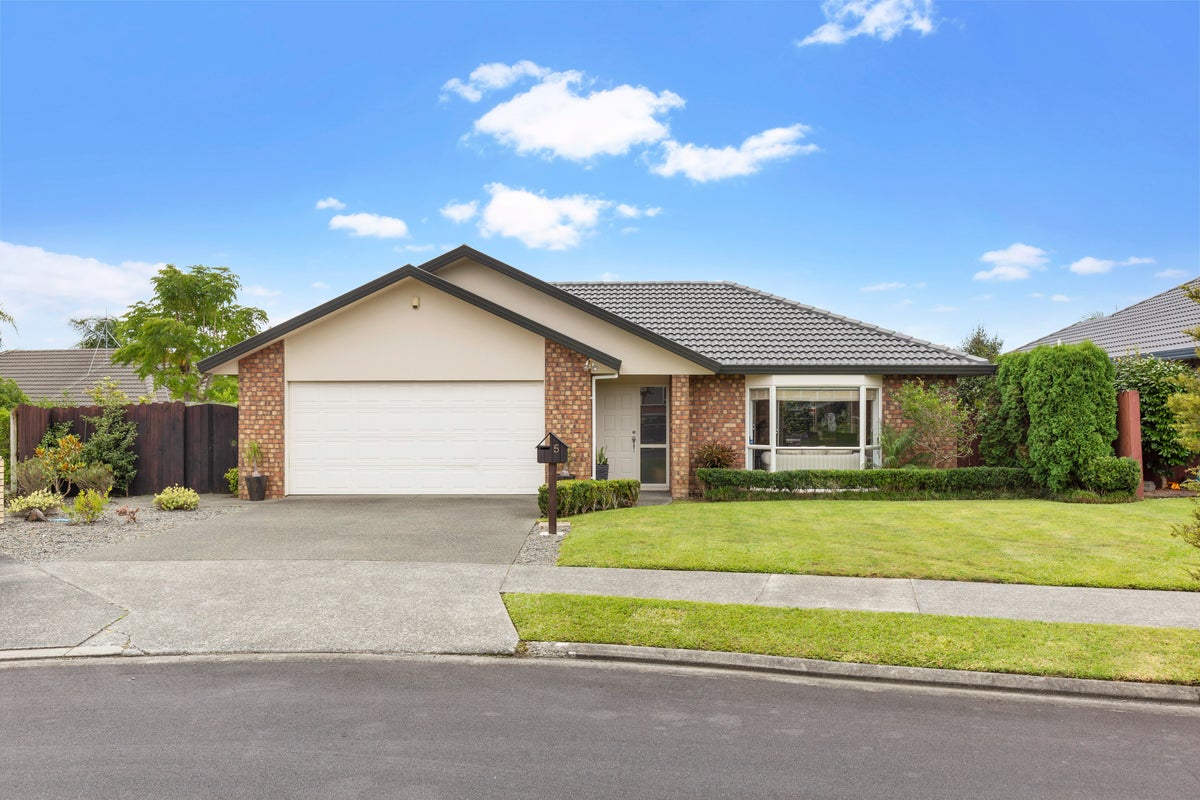 5 Magilligan Close, East Tamaki Heights, Auckland - Carousel 1