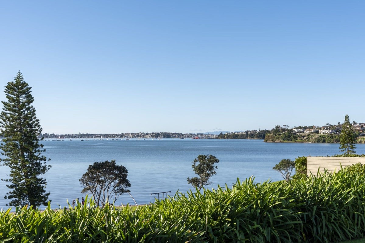 32 Bramley Drive, Farm Cove, Auckland - Carousel 2