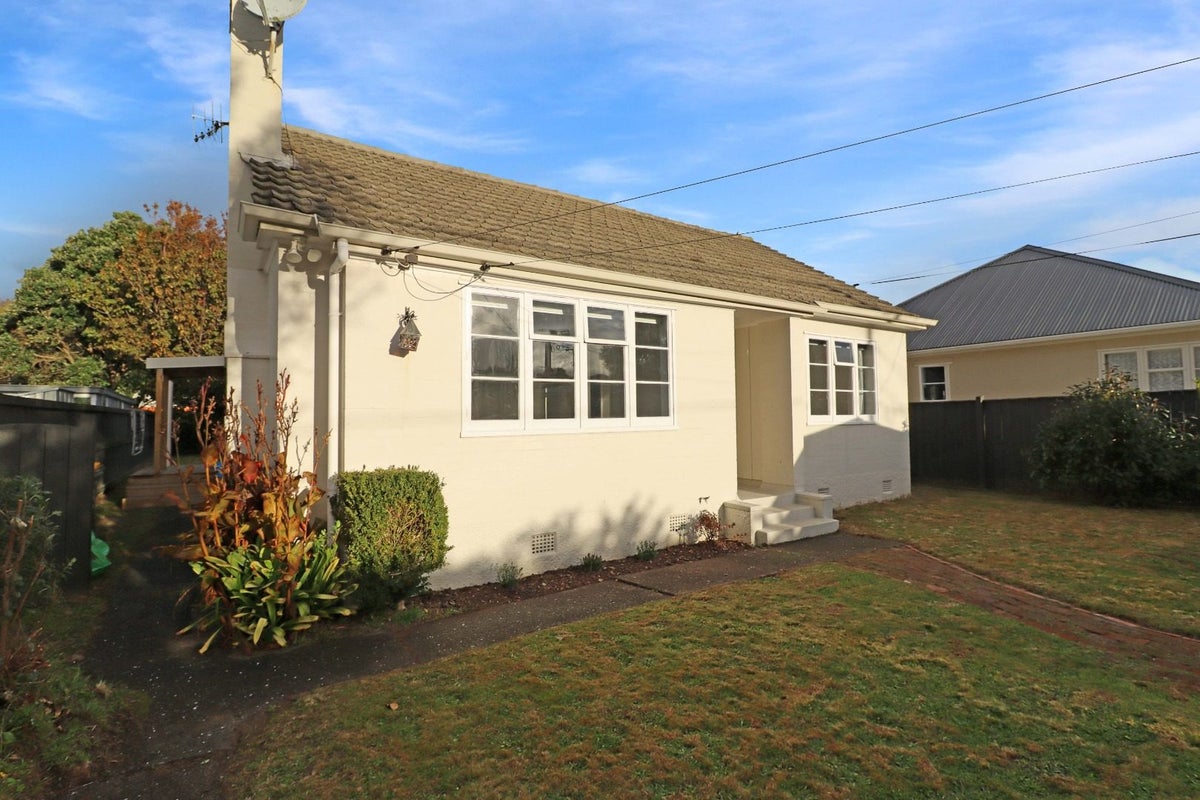 58 Hall Crescent, Epuni, Lower Hutt - Carousel 1