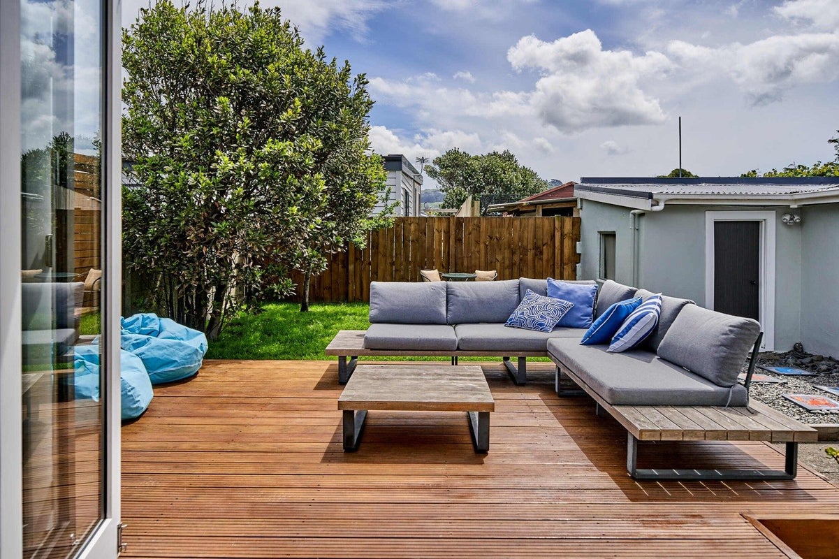 11 Tory Street, Petone, Lower Hutt - Carousel 2