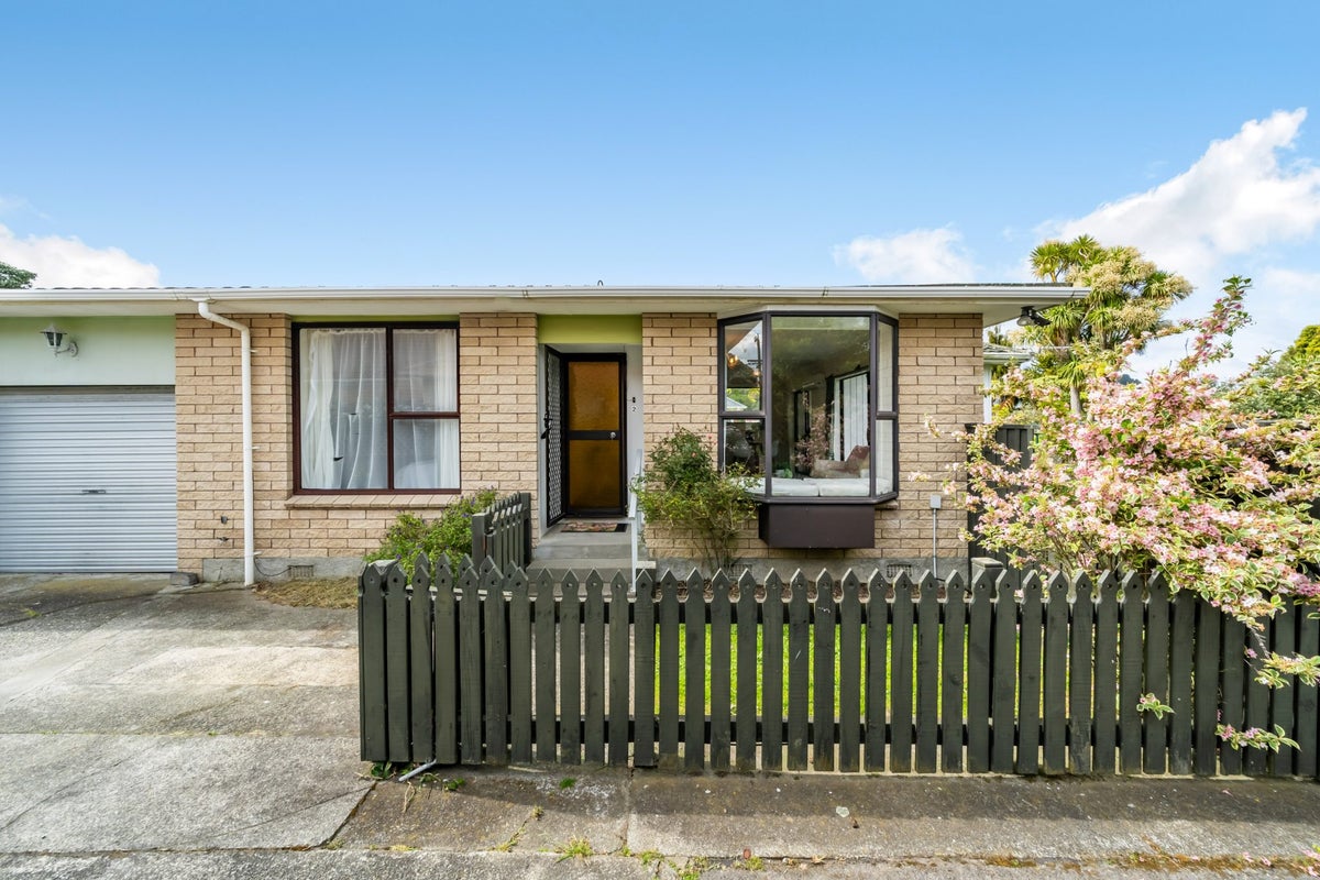 2/12 Malone Road, Waterloo, Lower Hutt - Carousel 1