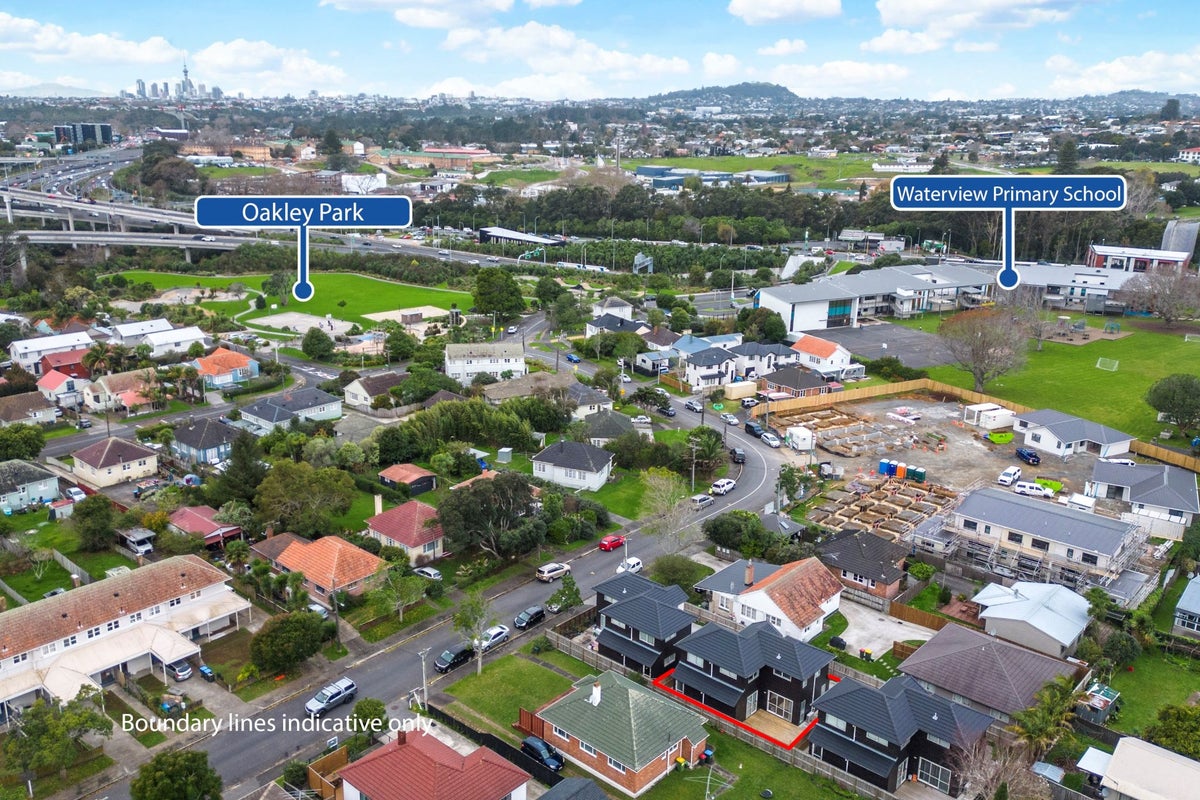 32A Daventry Street, Waterview, Auckland - Carousel 13