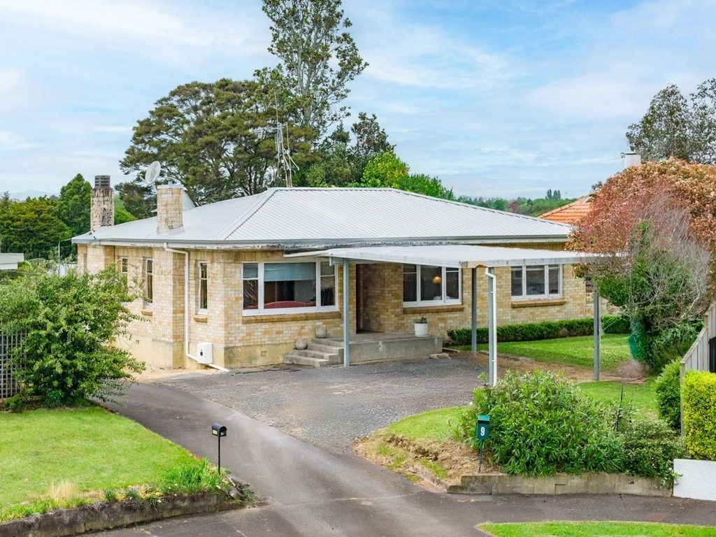 9 Elizabeth Street, Beerescourt, Hamilton - Carousel 1