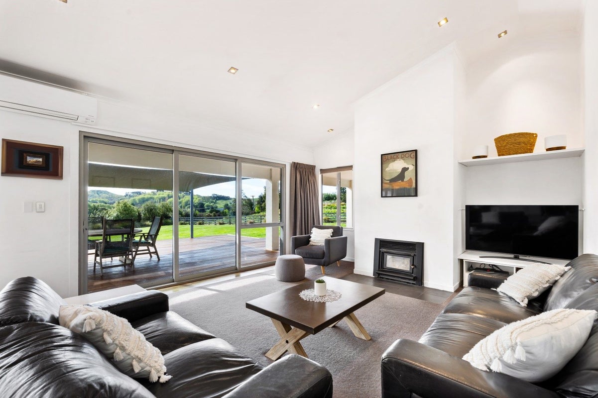 34 Waipuka Road, Havelock North, Hastings - Carousel 2