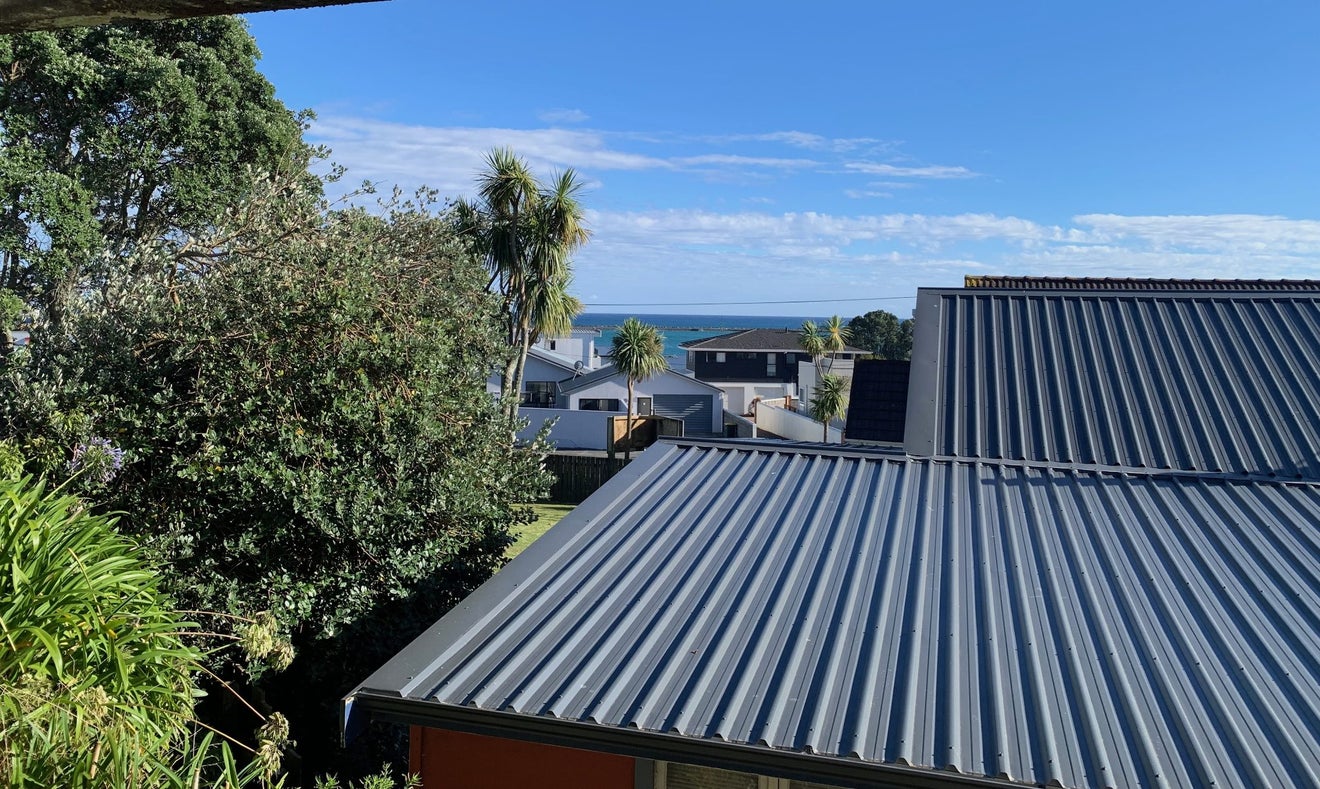 21 Bayly Road, Moturoa, New Plymouth - Carousel 1