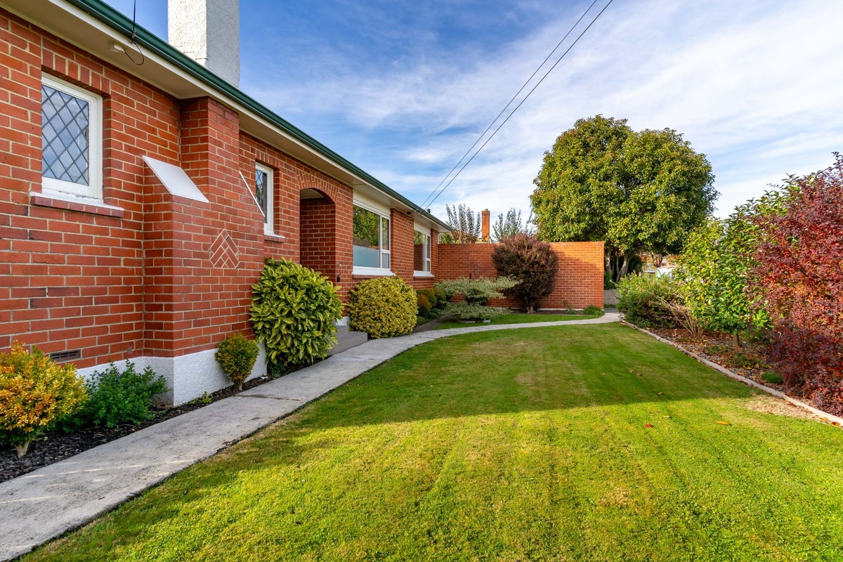 58 Forfar Street, Clyde Hill, Dunedin - Carousel 2