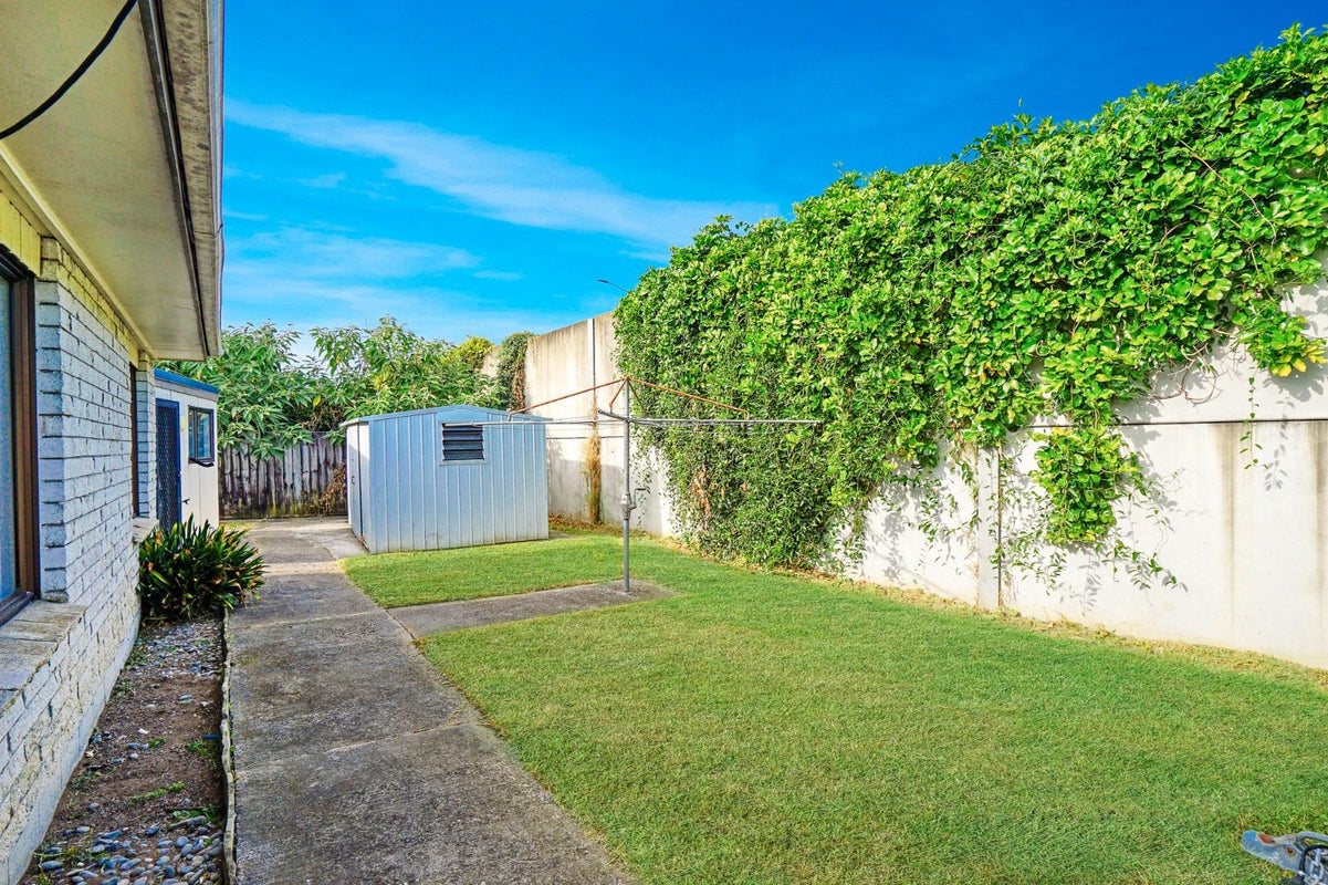 2/21 Gloaming Place, Conifer Grove, Takanini - Carousel 13