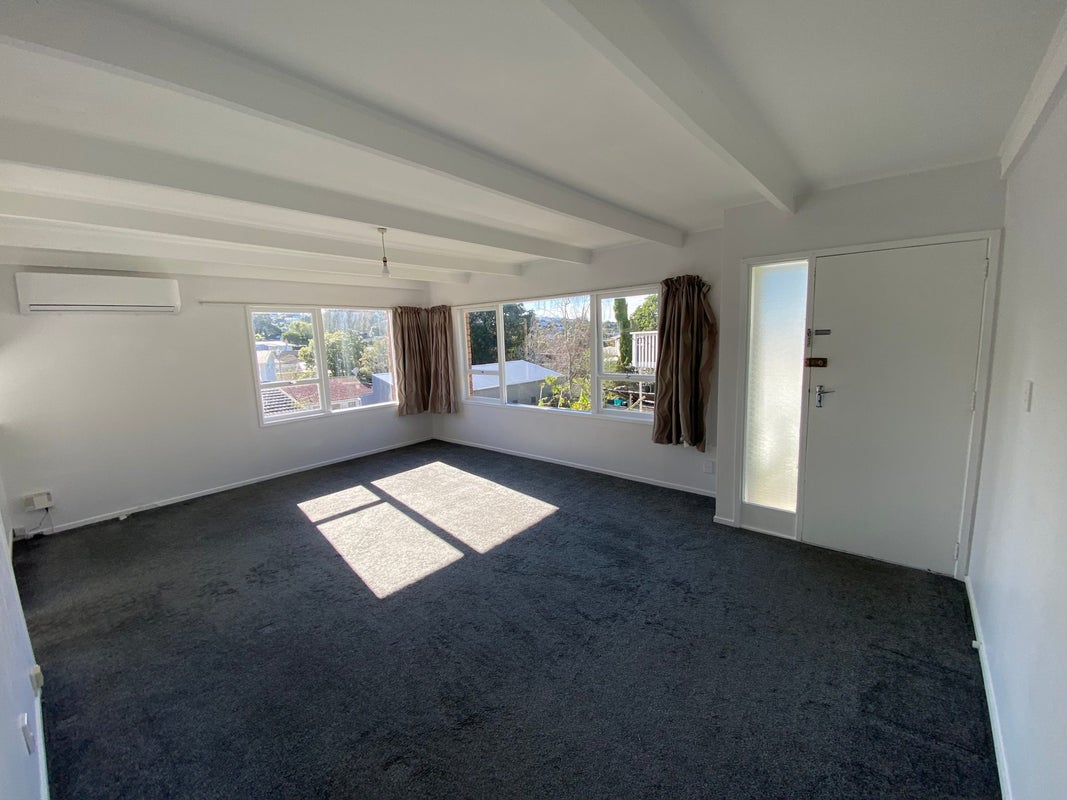 1/9 Ayton Drive, Totara Vale, Auckland - Carousel 2