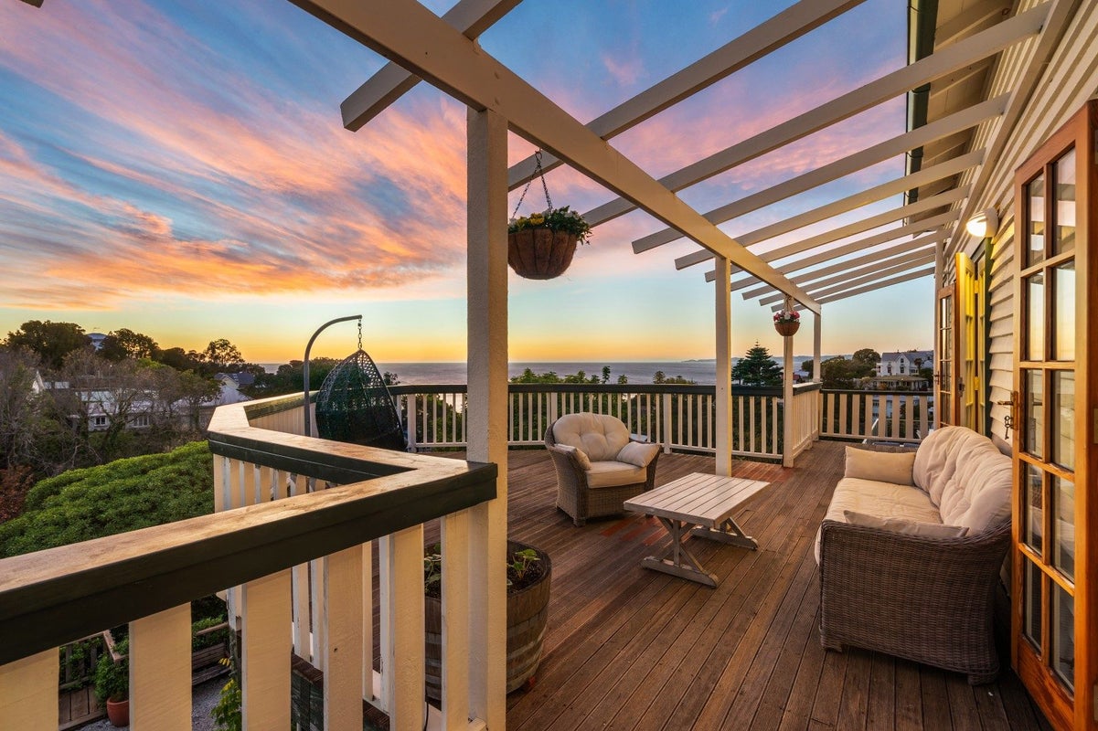7 Lucy Road, Bluff Hill, Napier - Carousel 1
