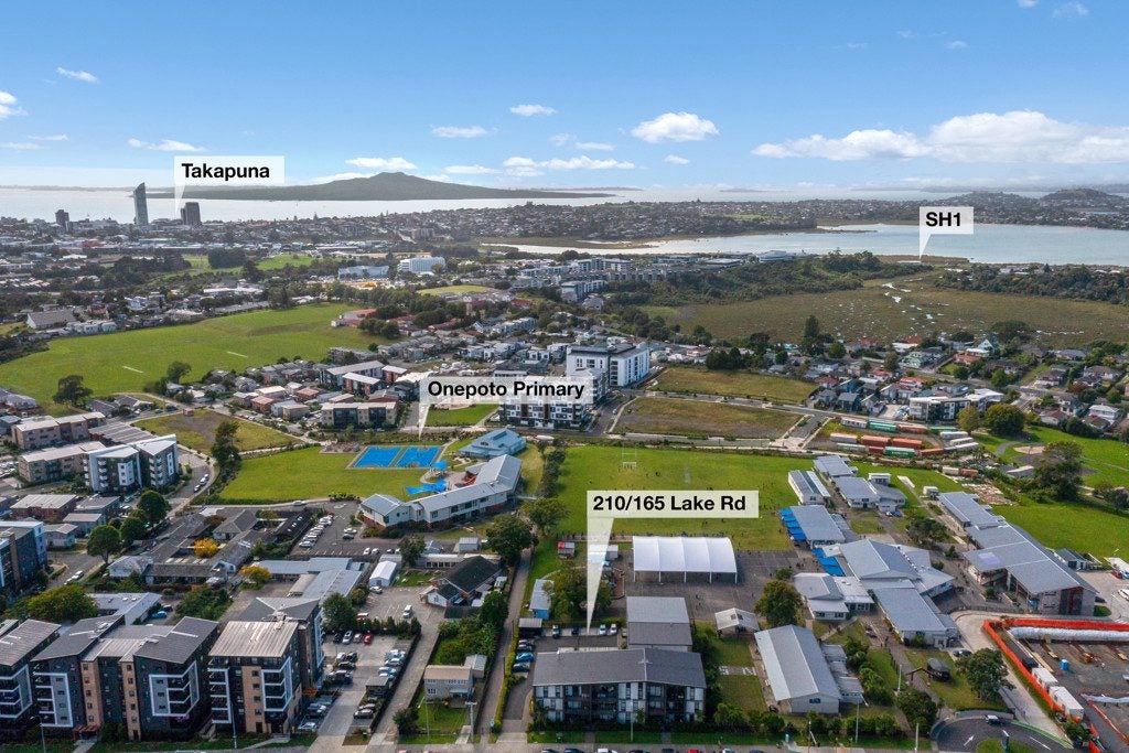 210/165 Lake Road, Northcote, Auckland - Carousel 19