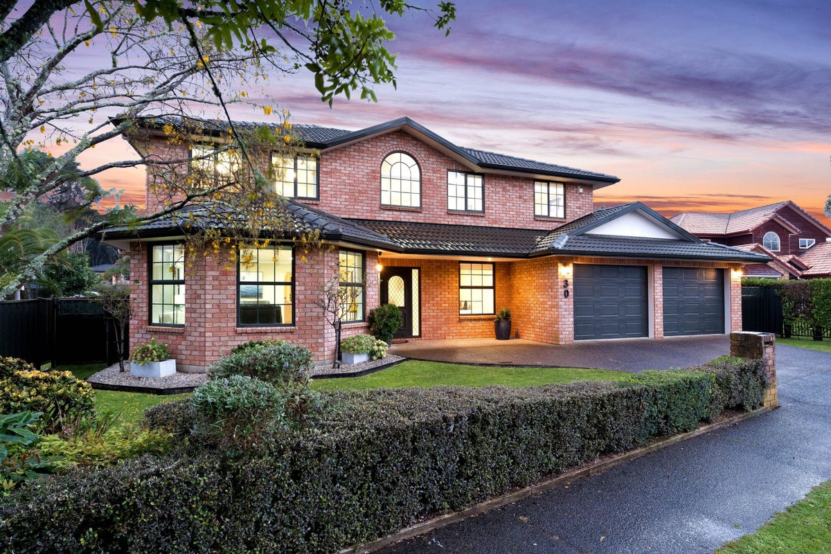 30 South Kensington Way, Henderson, Auckland - Carousel 2