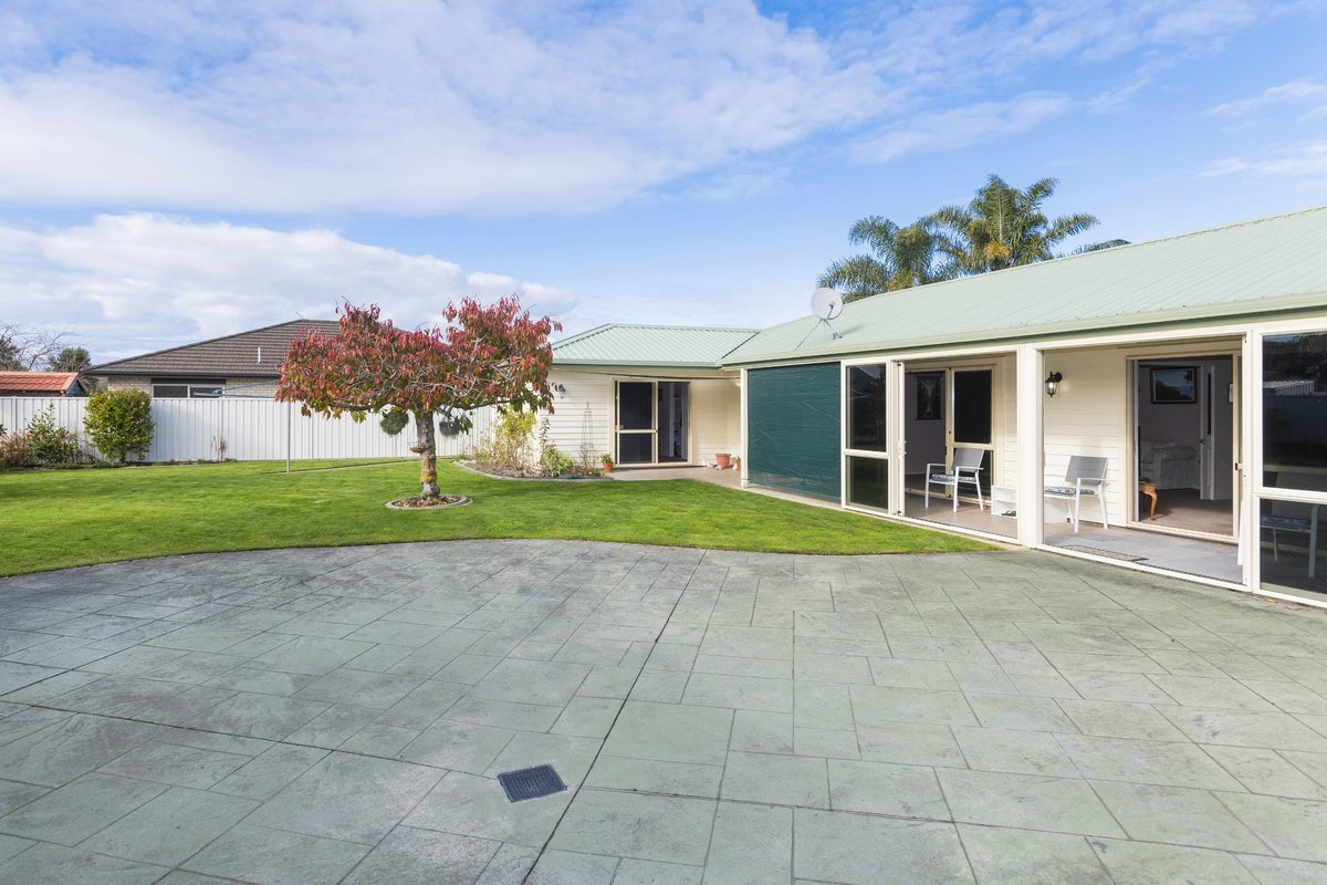 15 Margaret Place, Lytton West, Gisborne - Carousel 2