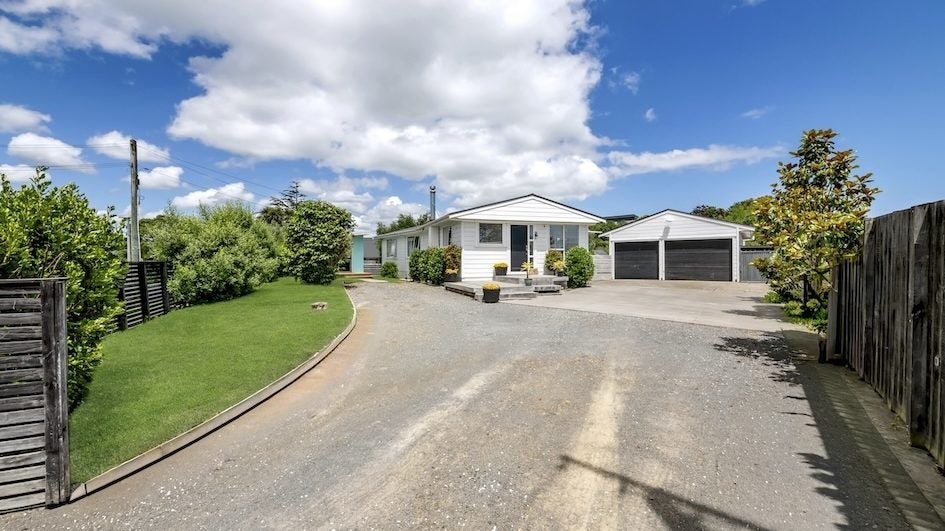 34 Bell Road, Beachlands, Auckland - Carousel 1