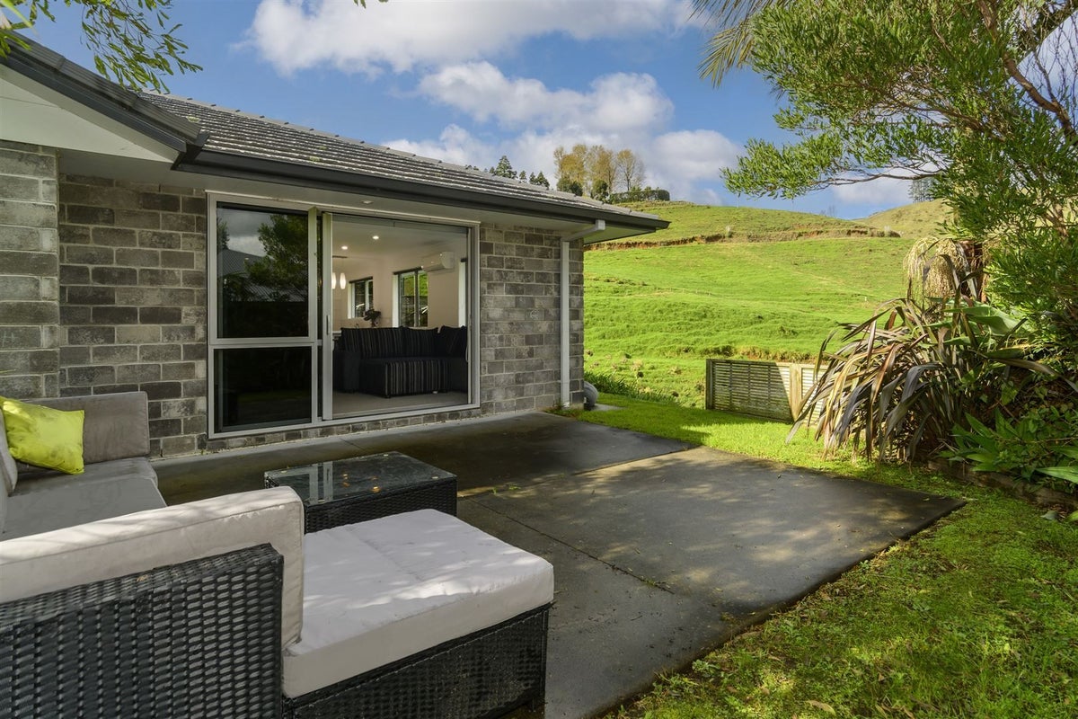 234 Ballintoy Park Drive, Welcome Bay, Tauranga - Carousel 1
