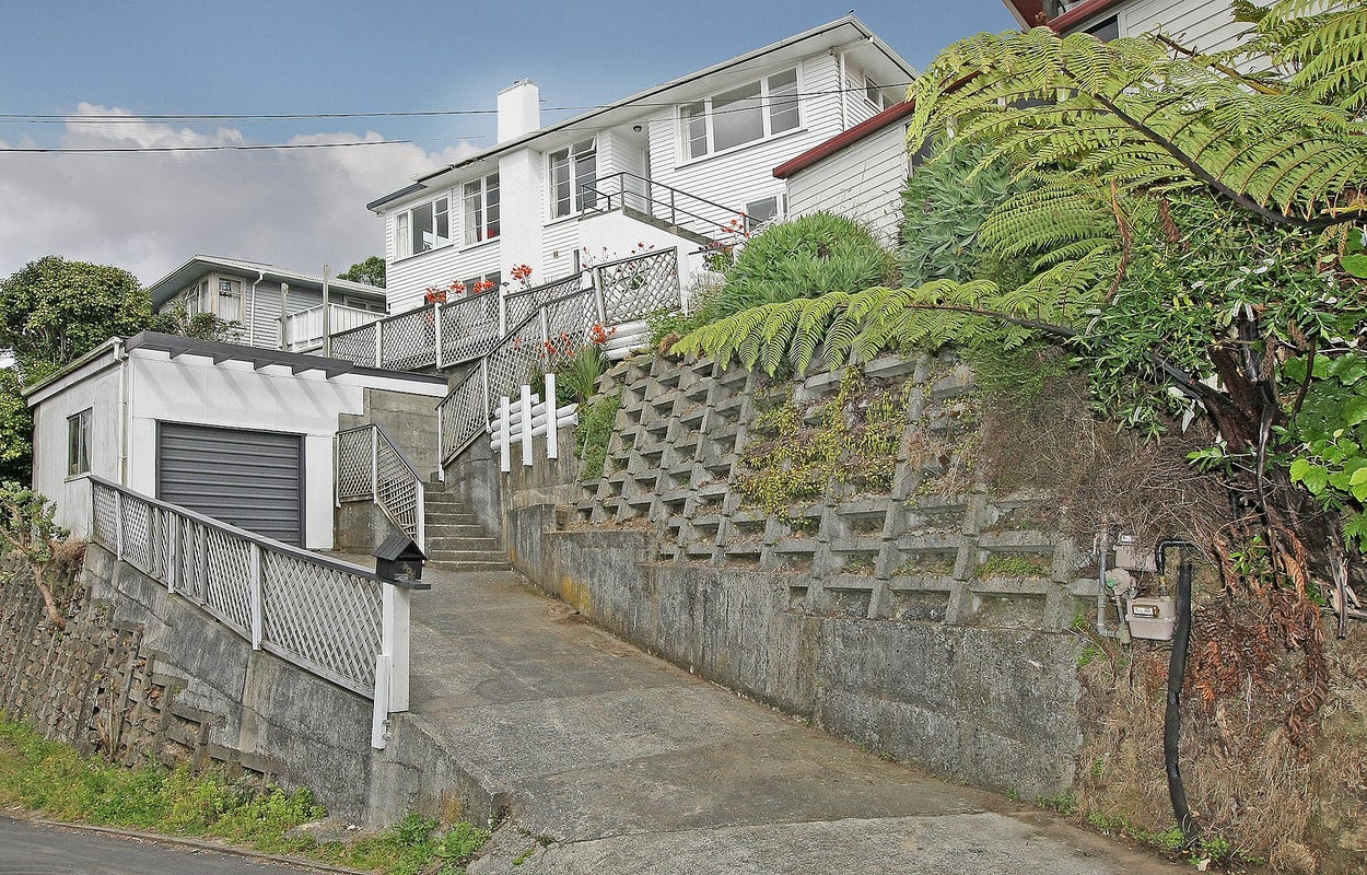 104 Ruskin Road, Newlands, Wellington - Carousel 2