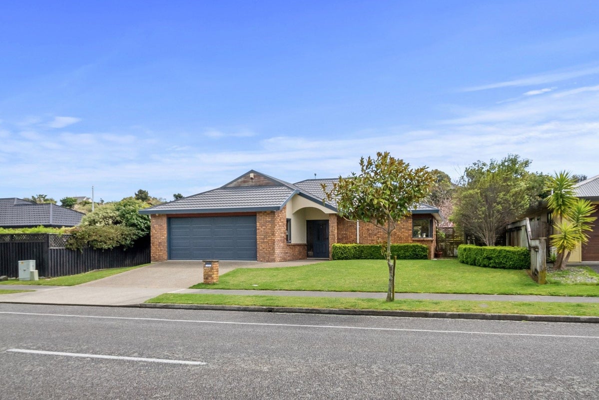 99 Weggery Drive, Waikanae Beach, Waikanae - Carousel 1