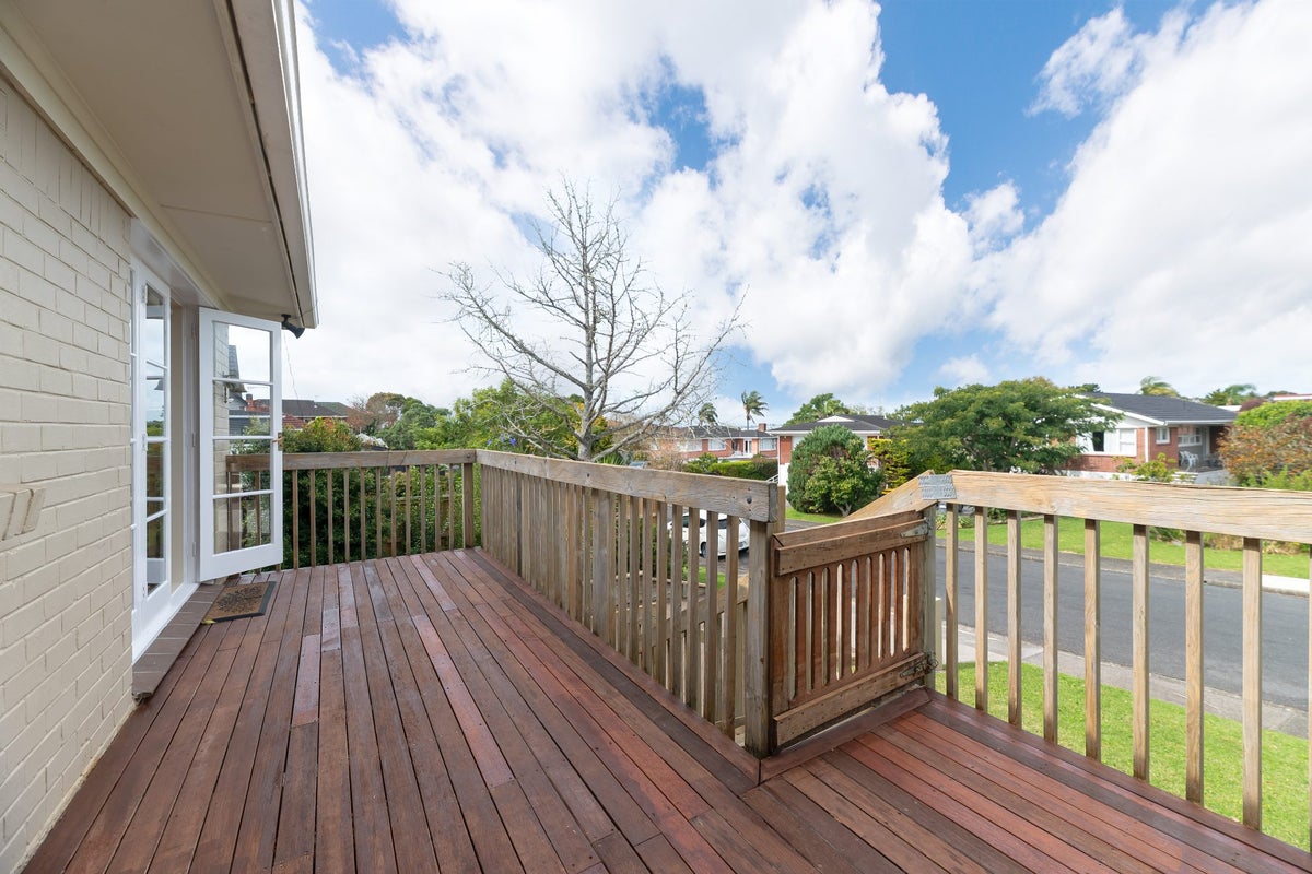 21 James Evans Drive, Northcote, Auckland - Carousel 2