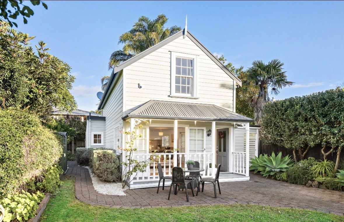 49 Roslyn Terrace, Stanley Point, Auckland - Carousel 1
