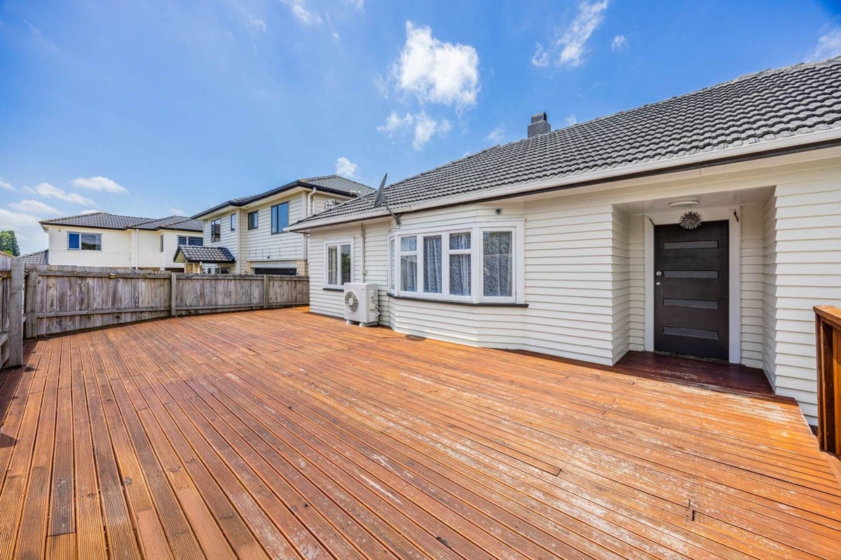45 Russell Road, Manurewa, Auckland - Carousel 1