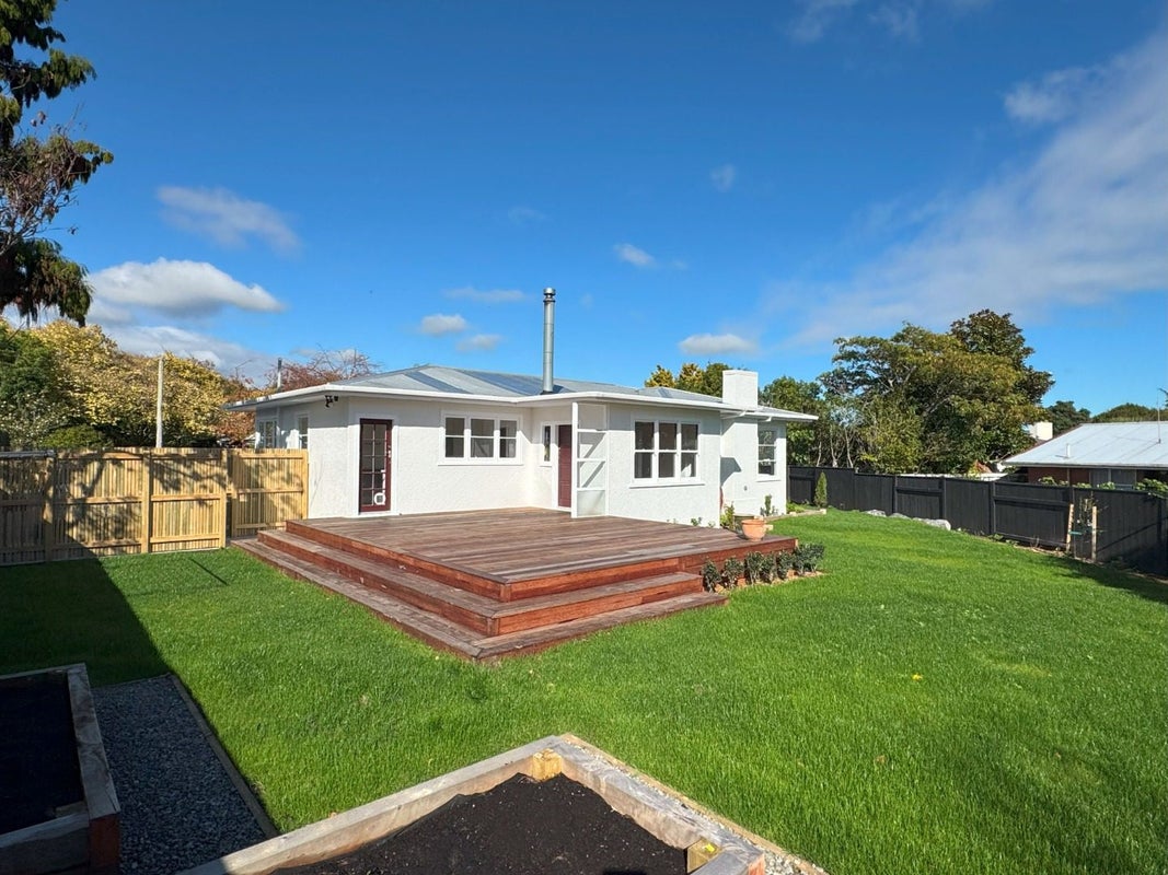 7 Cremorne Avenue, Hokowhitu, Palmerston North - Carousel 1