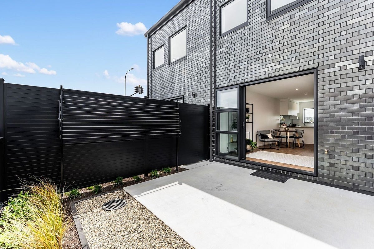 3 Erina Road, Wiri, Auckland - Carousel 8