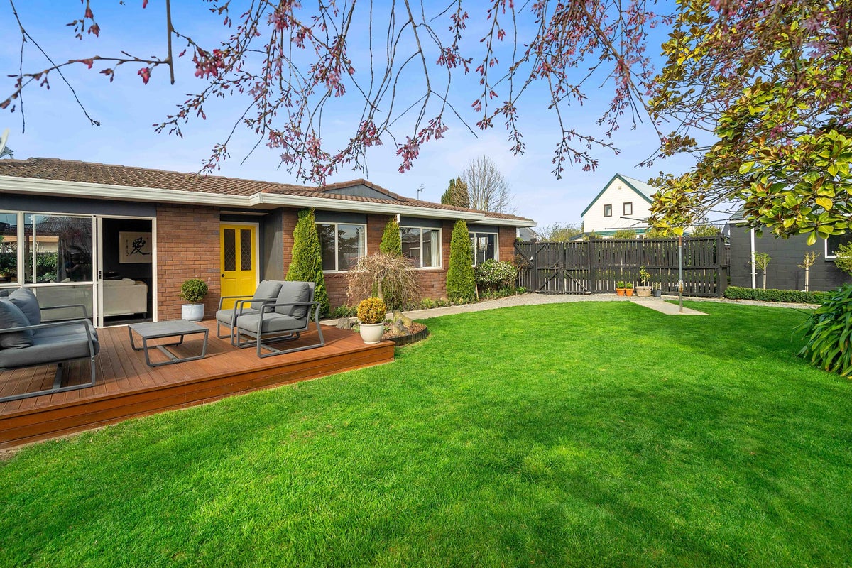 9 Hope Street, Shirley, Christchurch - Carousel 1