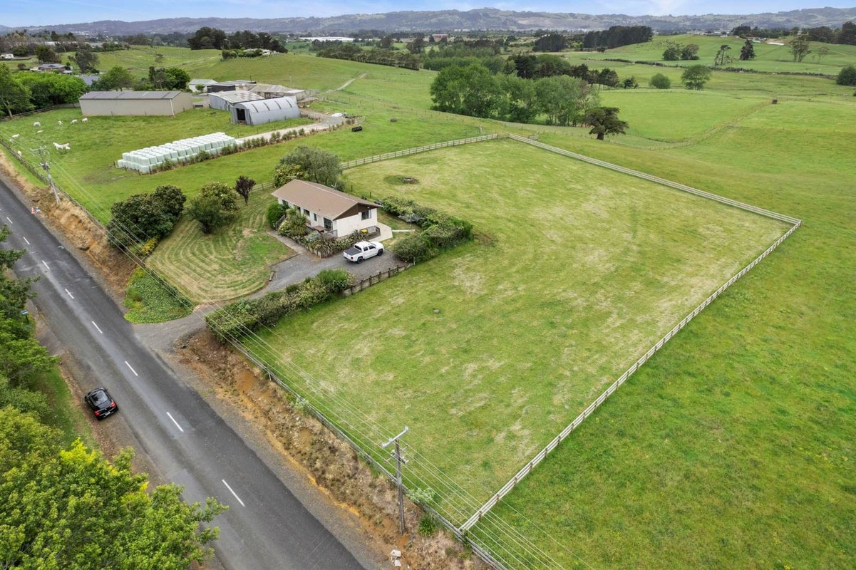 83 Sim Road, Papakura - Carousel 1