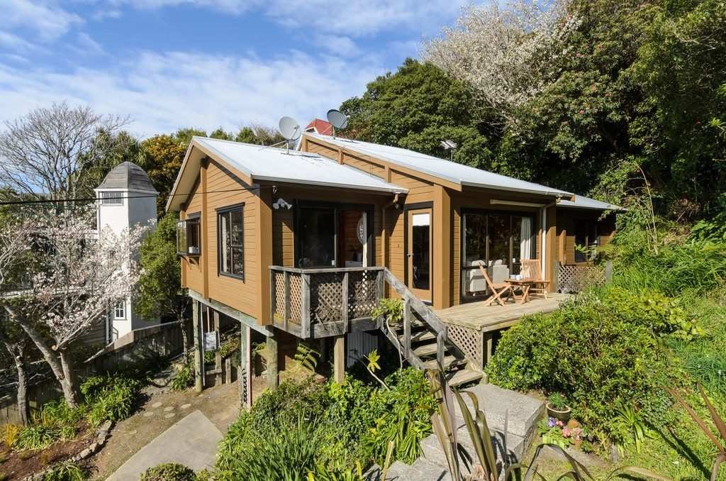 35 Makara Road, Karori, Wellington - Carousel 1