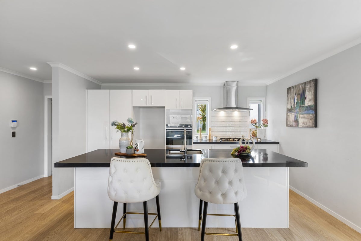 25 Soaring Bird Drive, Takanini, Auckland - Carousel 2