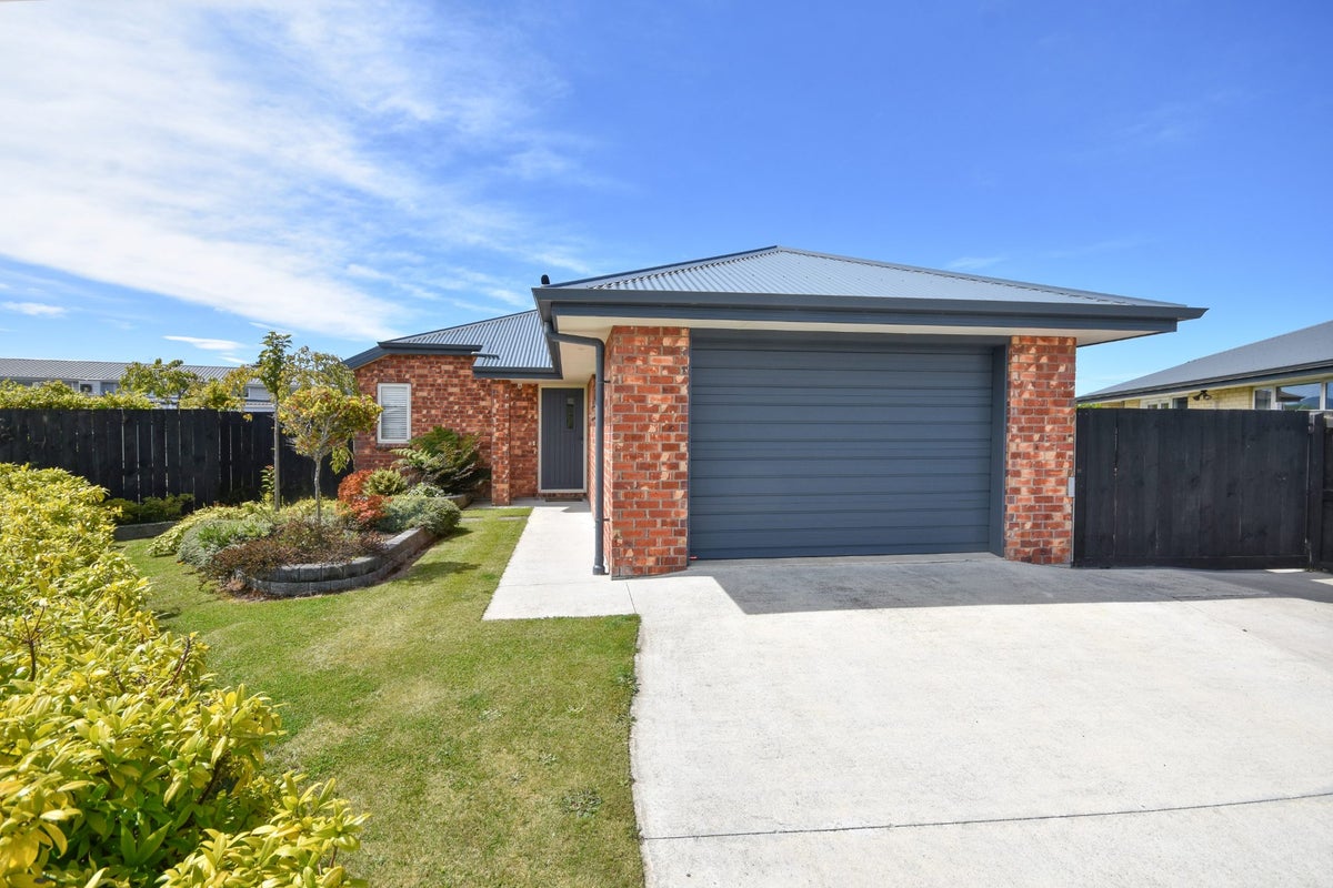 8 Kew Place, Corstorphine, Dunedin - Carousel 2