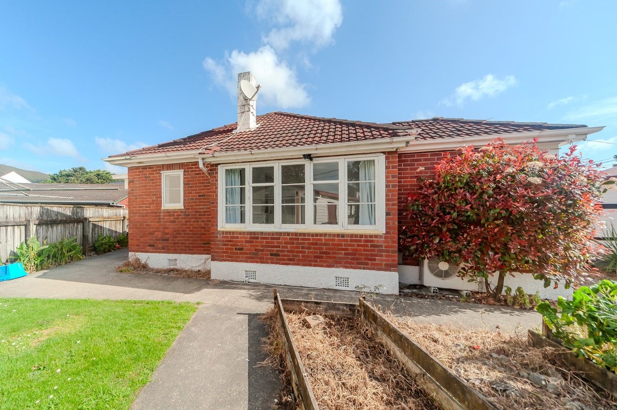 90 Copeland Street, Epuni, Lower Hutt - Carousel 1