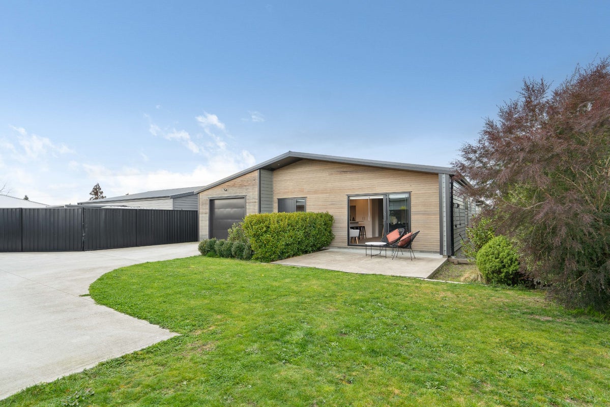 30 Tuatahi Avenue, Solway, Masterton - Carousel 1