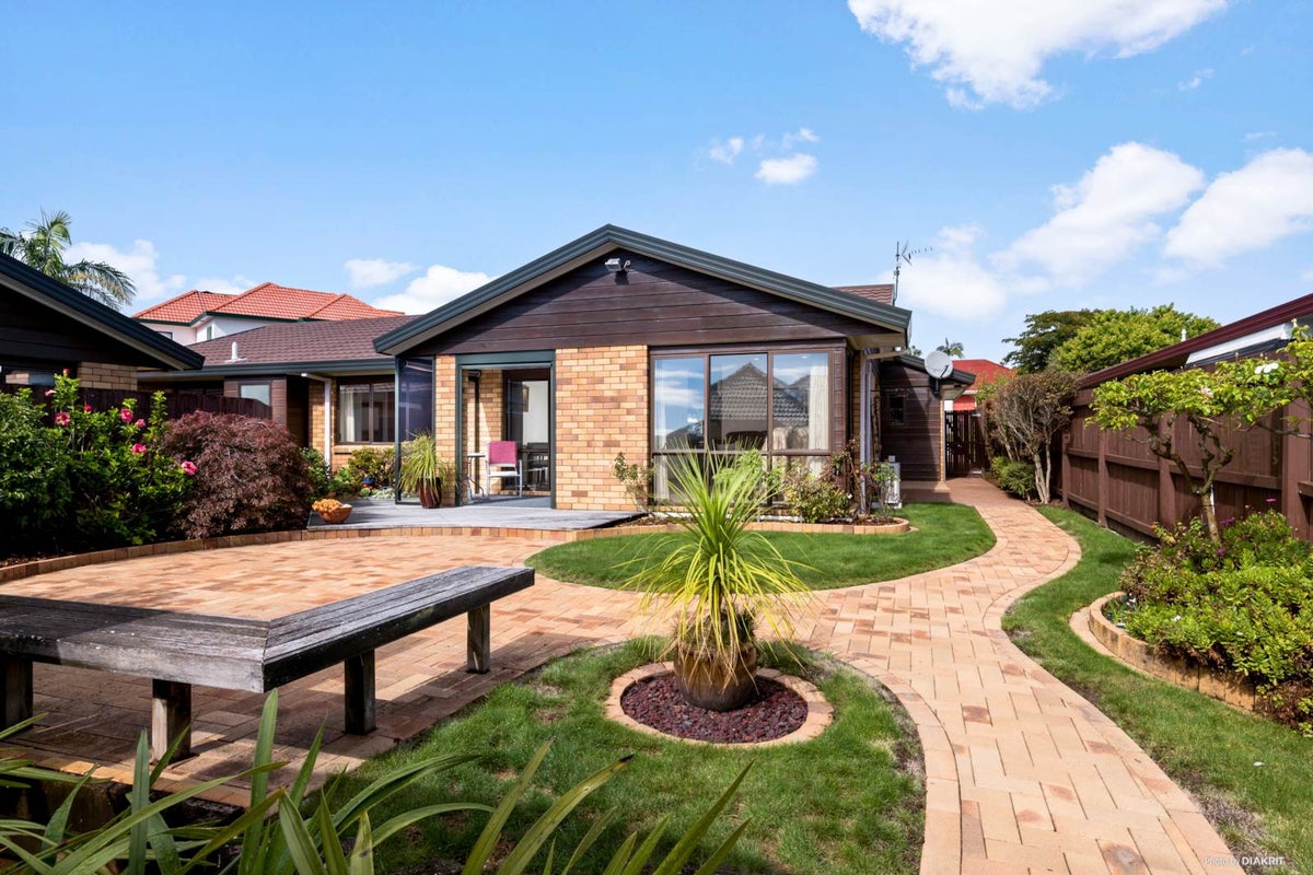 8A Simmental Crescent, Somerville, Auckland - Carousel 1