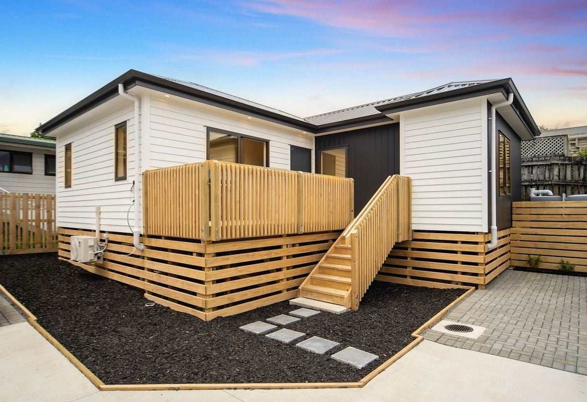 20B Subritzky Avenue, Mount Roskill, Auckland - Carousel 1
