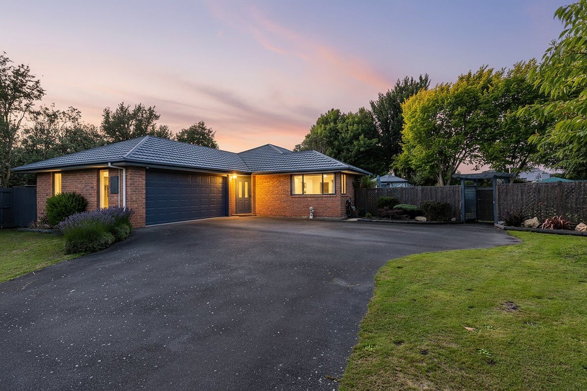 40 Panckhurst Drive, Woodend, Woodend - Carousel 1