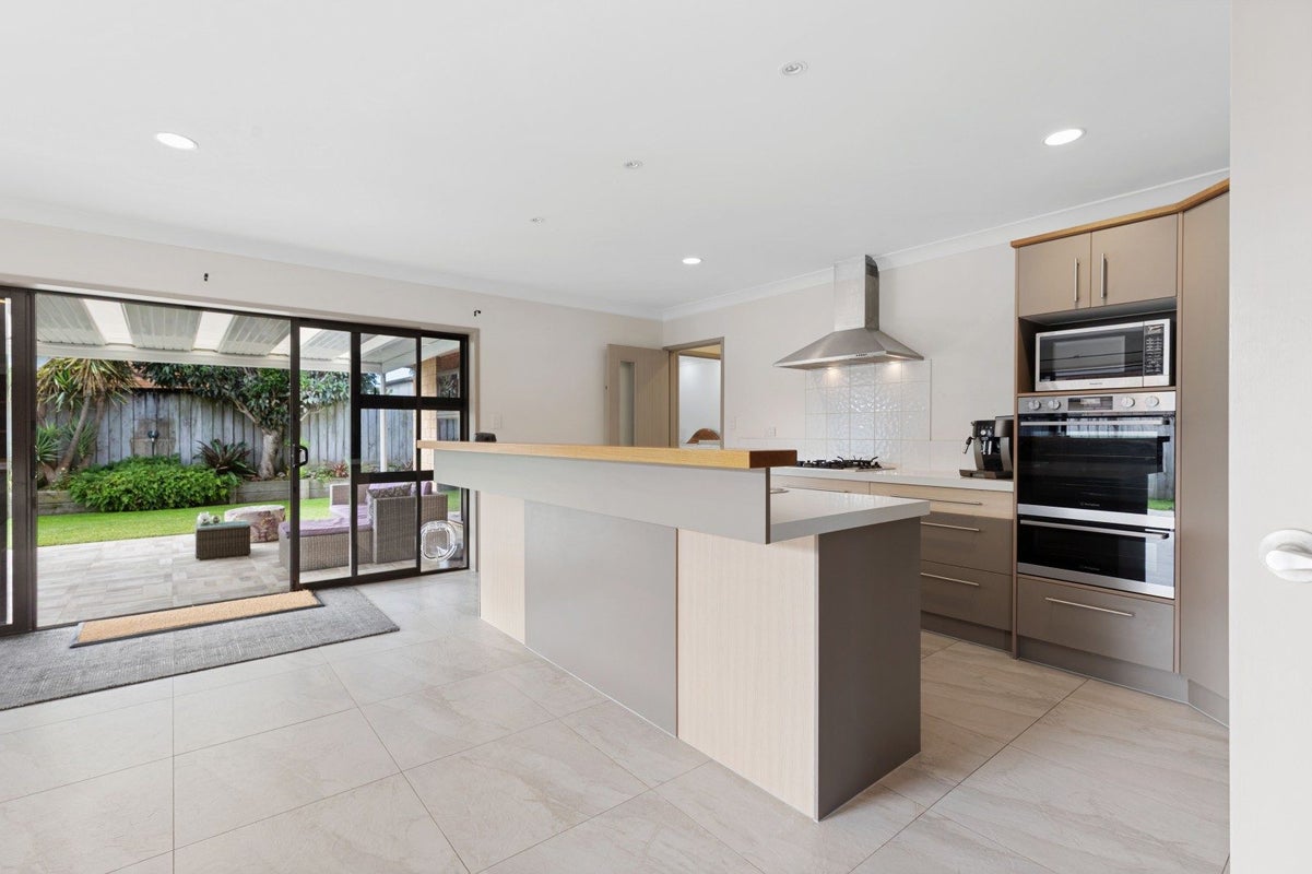 7 Gibson Place, Papamoa Beach, Papamoa - Carousel 2