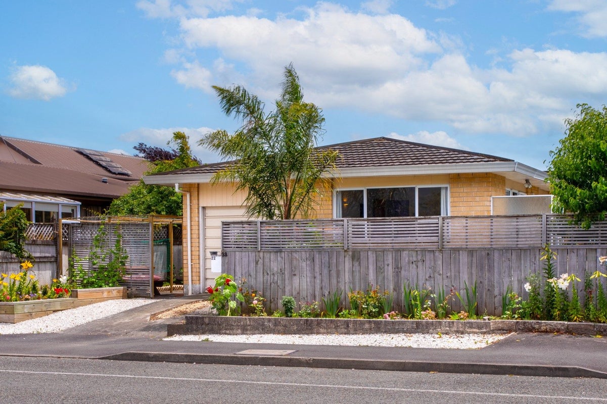 22 Golf Road, Tahunanui, Nelson - Carousel 1