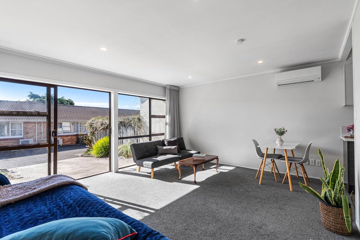 21/85 Edmonton Road, Henderson, Auckland - Carousel 2