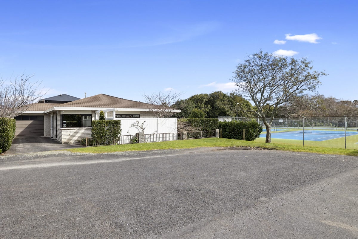 3 Kura Street, Brooklands, New Plymouth - Carousel 20