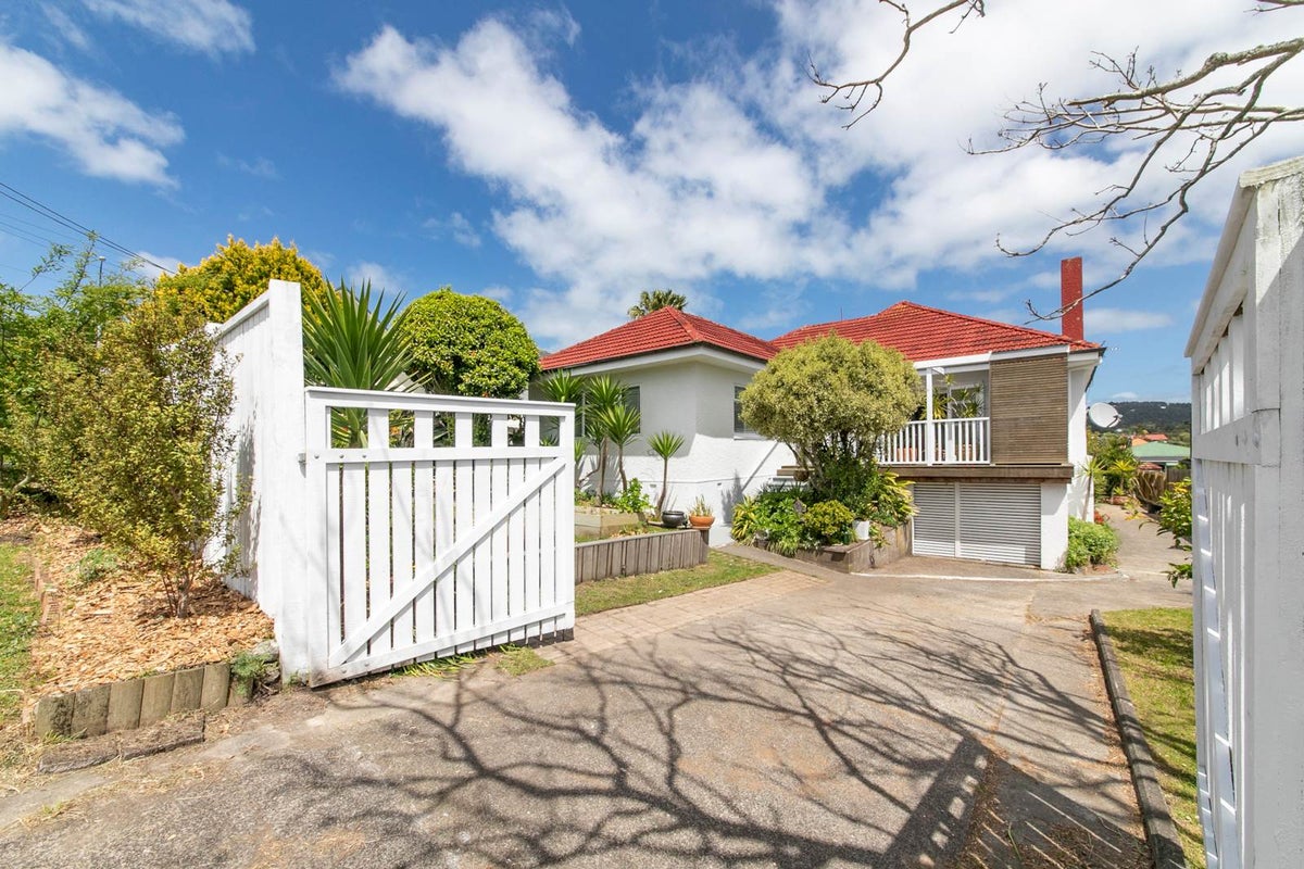 58 Savoy Road, Glen Eden, Auckland - Carousel 19
