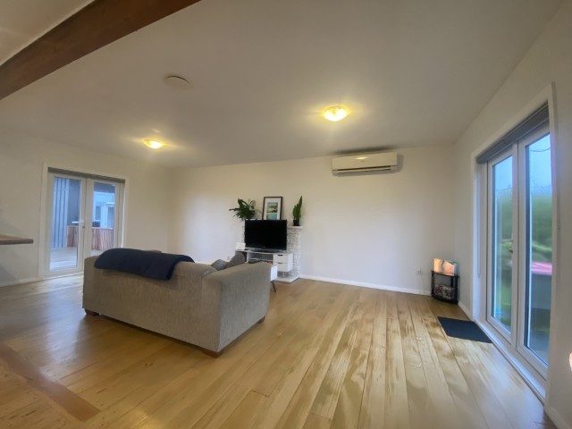 68 Glanmire Road, Newlands, Wellington - Carousel 2