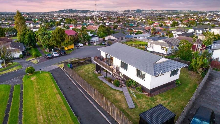 19 Mataura Place, Clover Park, Auckland - Carousel 18
