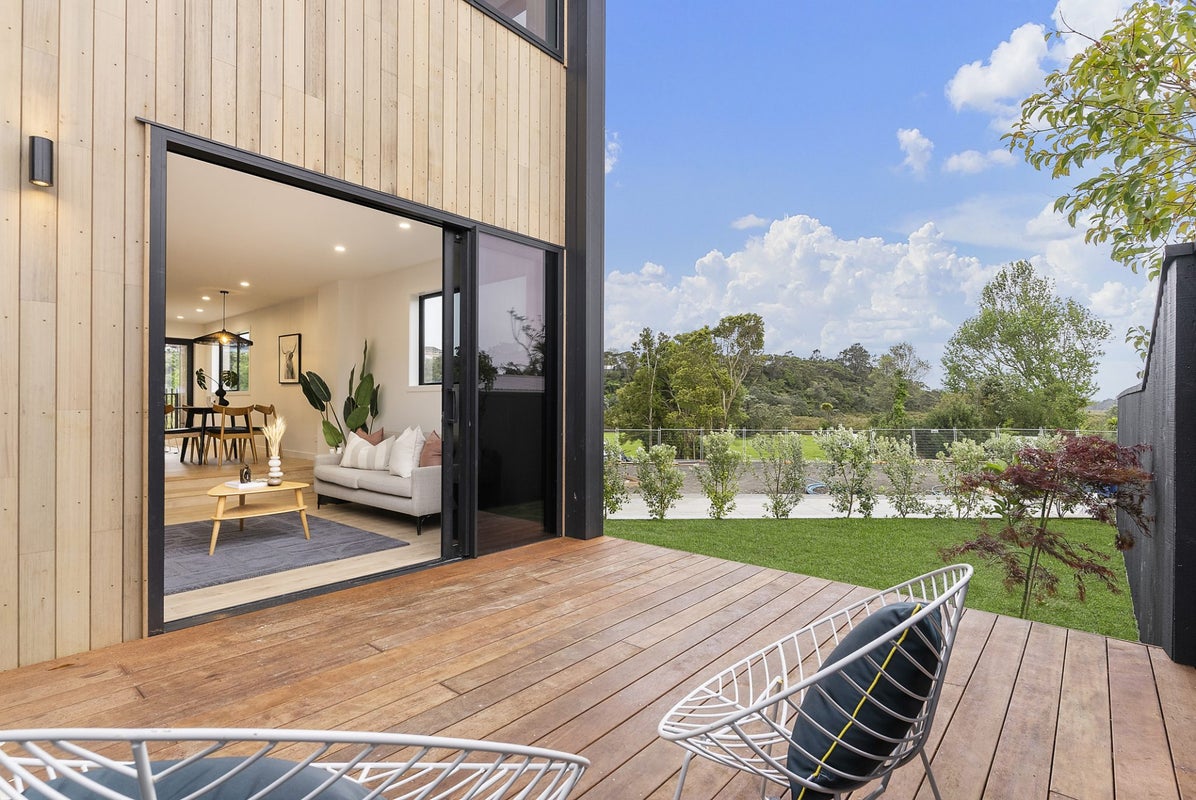 6/47 Taipari Road, Te Atatu Peninsula, Auckland - Carousel 1